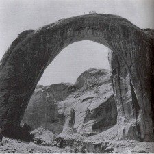 Lake-Powell-Country-Rainbow-Bridge